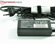 The 45 W power adapter supplies sufficient energy for the conservative convertible.