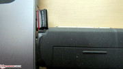 However, it is a bit cramped: A thick USB stick and a narrow nano receiver are gathered here.
