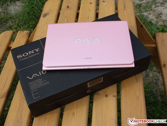 Sony Vaio SVE-1111M1E/P: pretty in pink, but no technical masterpiece