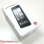 The smartphone's scope of delivery is modest.