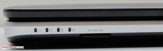 The memory card reader (SD, MMC, Memory Stick) is on the front.