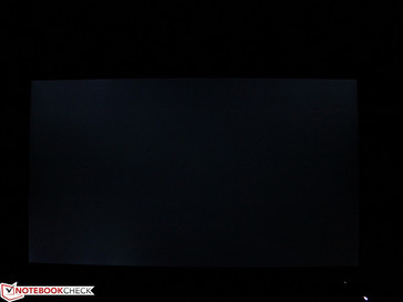 Nothing to be seen! Black screen: no backlight bleeding, no spots of brightness
