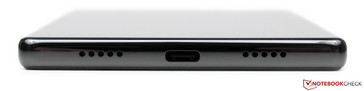 Lower edge: microphone, USB Type-C port, speaker