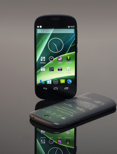 Yota shows off its revamped dual-screen phone