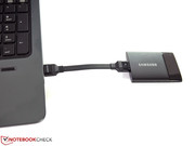 The USB 3.0 port in the review sample reached a maximum of 221 Mbps.