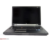 The large 17-inch case offers sufficient space for hardware and a powerful cooling system.