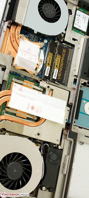 Dual system fans, 2x SODIMM slots, SATA III drive, WLAN card, and removable optical drive