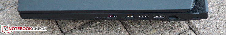Right: USB 3.1 (inc. Thunderbolt 3), 2x USB 3.0, HDMI, DisplayPort, RJ45-LAN, Kensington lock slot