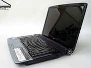 However, weighing 3280 gramme the Aspire 6920G belongs to the heaviest notebooks of its category.