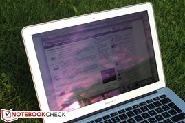 MacBook Air 13 2011 used outdoors