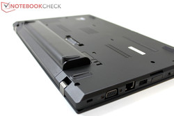 The optional removable battery can double the runtimes of the T440. (picture: T440s)