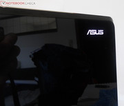 The Asus logo in the display bezel of the touchscreen lights up in laptop mode.