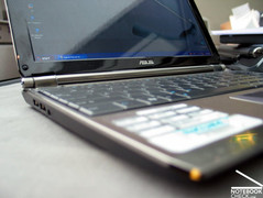 Asus S121