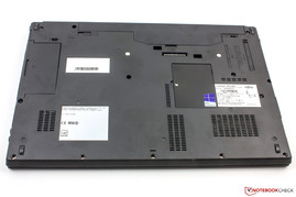 Lifebook E753: underside