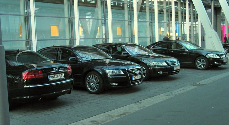 The crisis arrives in Germany – the first empty spaces are obvious in the parking places of the board of directors…