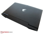 The back reminds us of the Asus G750.