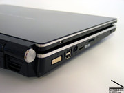 Although only the lateral edges are available for connections, the positioning of connections is thoroughly okay.