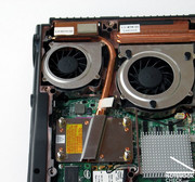 At first you'll recognize the two huge fans, whereby one cools the CPU, the other exclusively the graphics card.