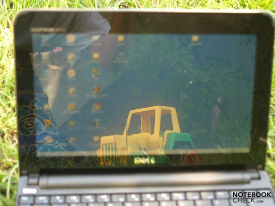 Dell Inspiron Mini 10 outdoors