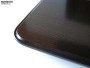 Wrist-rest and lid have a fine texture.