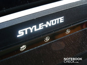 The "Style-Note" logo is illuminated, just like the three quick-start buttons for starting the web browser among other things.