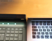 Display lid of the 17" HP Workstation (Dreamcolor 2) vs MacBook Air.