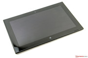 The tablet has a 10.1-inch IPS screen with a maximum brightness of 650 cd/m².