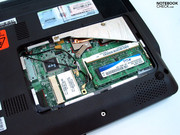 An Intel Atom N280 CPU paired with the Intel GMA 950 graphic is employed in the Fujitsu M2010.
