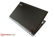 The 15-inch notebook weighs about 2.5 kg.