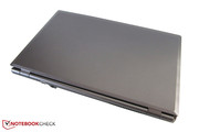 The silver-gray plastic surfaces hardly attract any dirt.