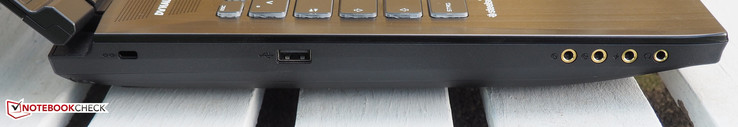 Left side: Kensington Lock, USB 2.0, 4x audio