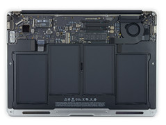 Apple MacBook Air 13 2015 (Source: iFixit)