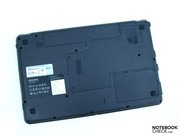 The underside of the notebook can get rather warm. On the other hand, the Lenovo G550 is quiet.