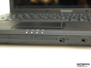 The pleasantly sloping front edge with status LEDs, WiFi switch...