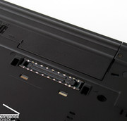 The docking port on the bottom is also a part of the standard equipment of the Lenovo Thinkpad T500.