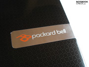 A chic manufacturer logo adorns the notebook lid.