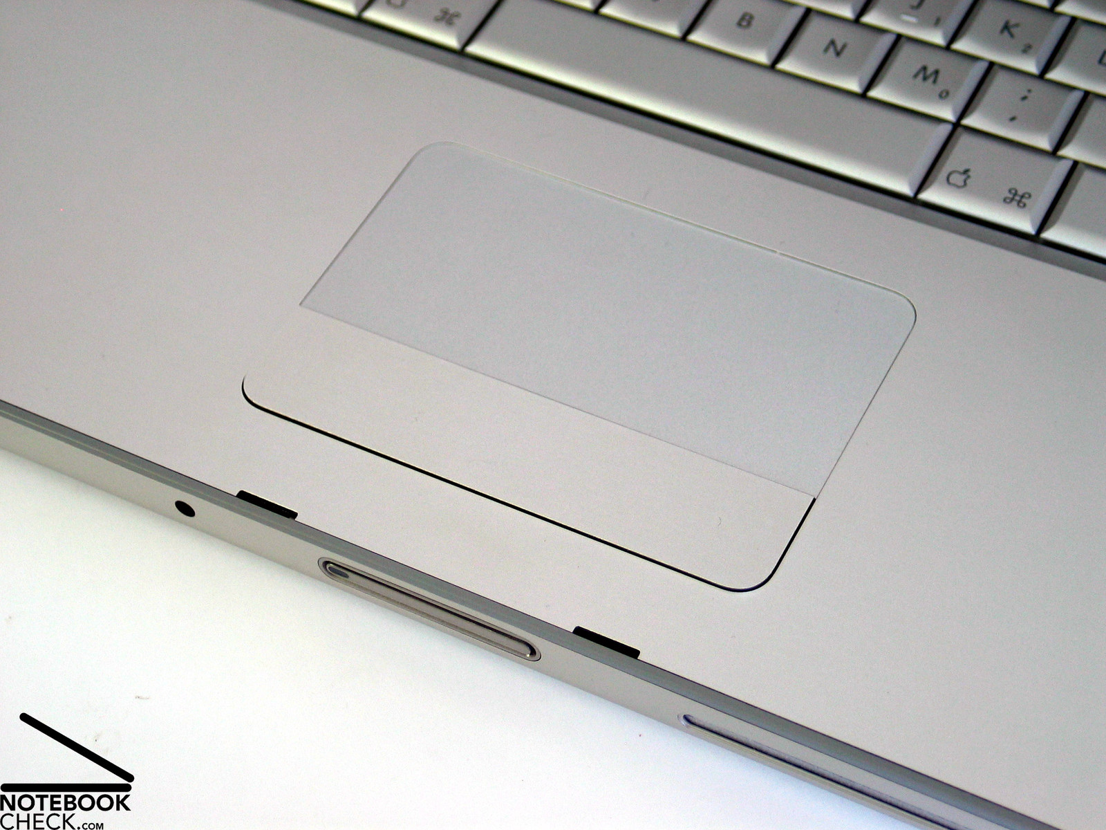 Apple MacBook Pro 15 inch (06/09) - Notebookcheck.fr