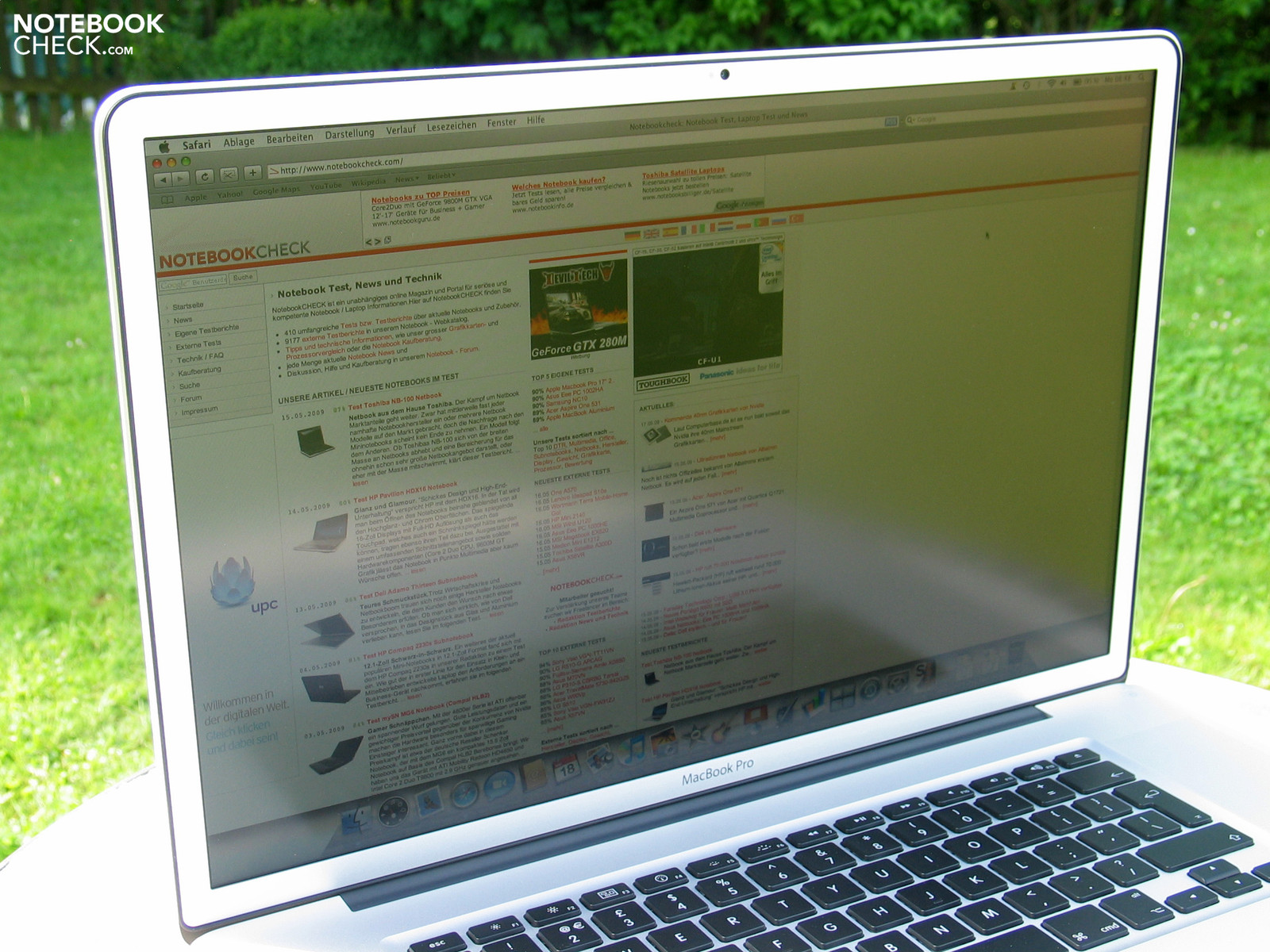 Ноутбук с матовым экраном. MACBOOK Pro 17 2009. MACBOOK Pro 17 2010.