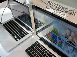 Viewing Angles of MacBook versus MacBook Air Viewing Angles of MacBook versus MacBook Air