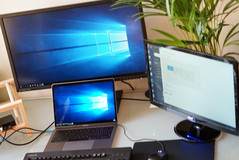 Windows 10에서도 확장 된 데스크탑으로도 있습니다