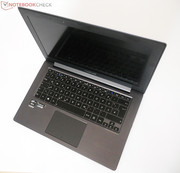 The Asus Taichi 31 looks like the familiar Zenbook models.