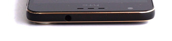 Upper edge: 3.5-mm audio jack