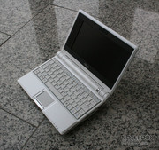 The Asus EeePC weighs below 1 kg and is designed as family PC.