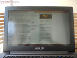 Taichi 31 in ultrabook mode outdoors