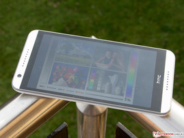The Desire 820 is usable even in bright environments.