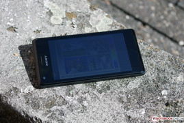The Xperia M in bright sunlight.