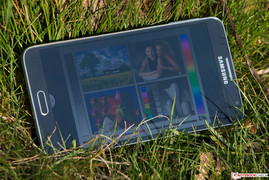 The N7505 outdoors.