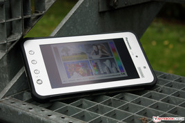 The Panasonic Toughpad JT-B1 outdoors
