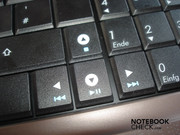 The arrow keys are, like the keys of the numerical block, slightly narrower.