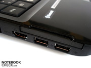 Other ports could be obstructed when the ExpressCard slot is used.